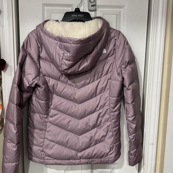 Light purple like new womens Northface Coat - Picture 5 of 6
